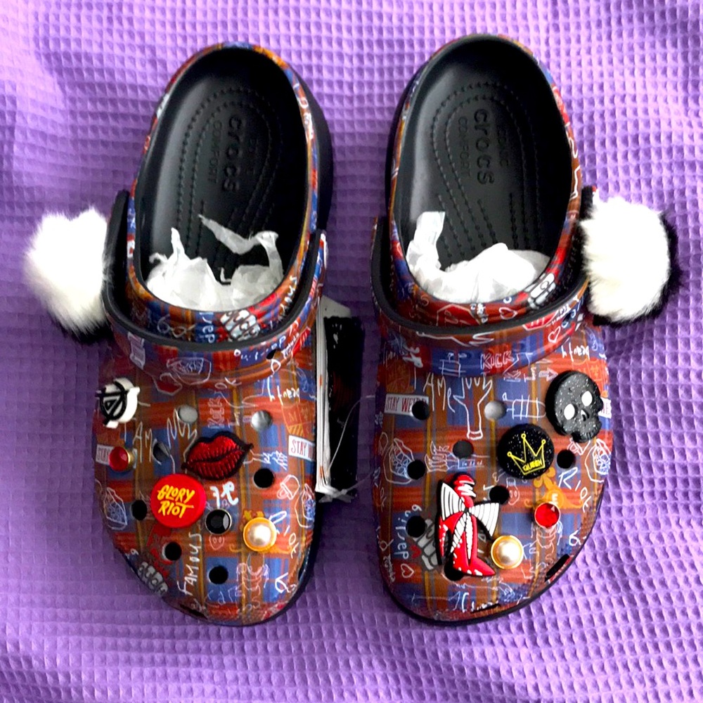 Disney Crocs Classic Cruella II Platform Clogs | Size 9 | LE NWT